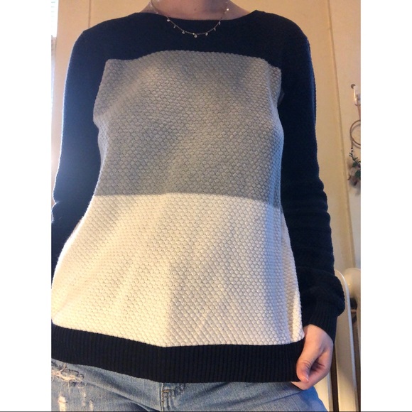 Color Block Sweater - Picture 2 of 3